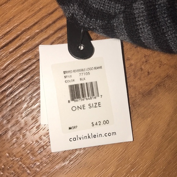 NWT CALVIN KLEIN REVERSIBLE BEANIE - Picture 4 of 6